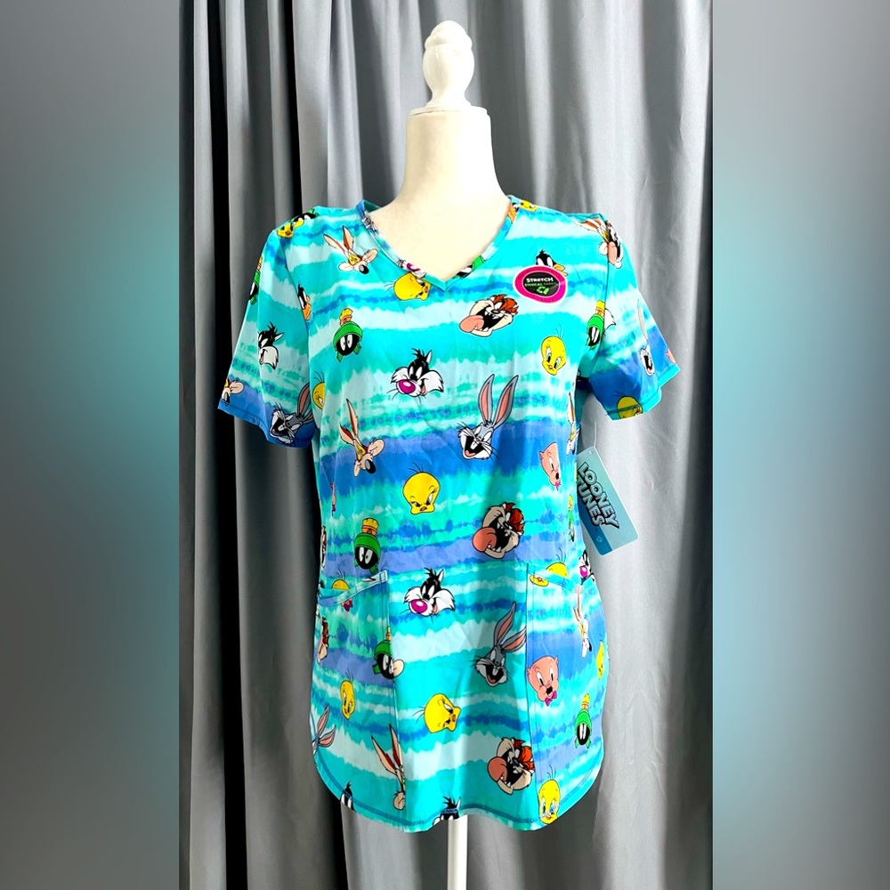 NWT Warner Bros. Looney Tunes Scrub Top
